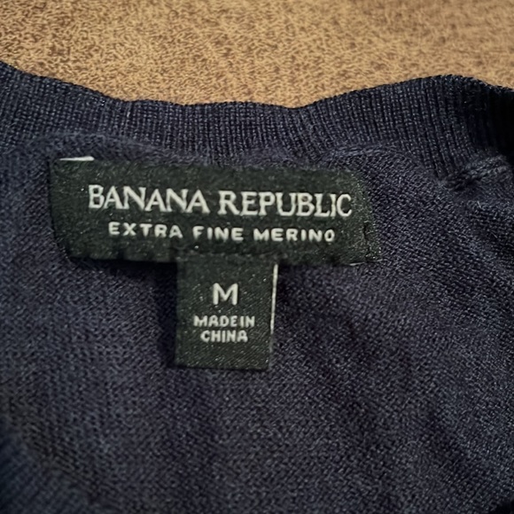 Banana Republic Merino Wool long sleeve C’est L’amour - Picture 2 of 3